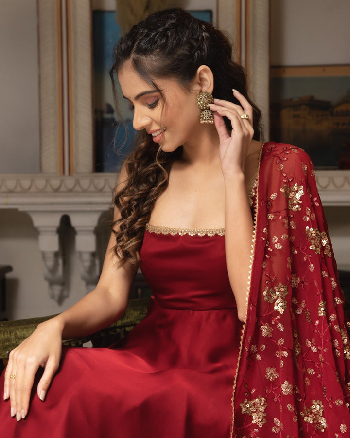Maroon Flowing Anarkali Suit – Sleeveless Style