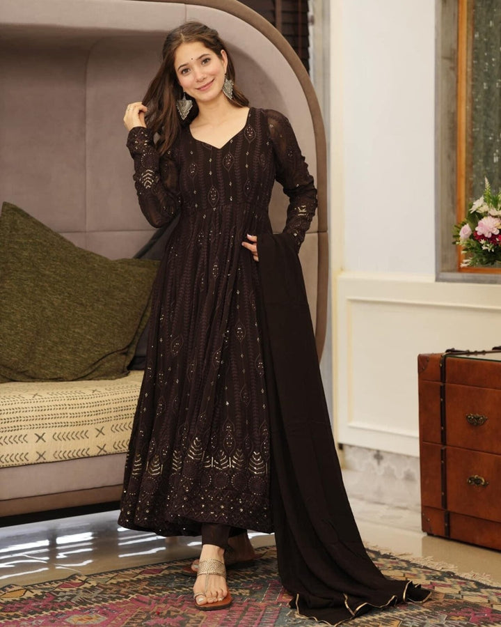 Black Georgette Suit Set with Elegant Embroidery