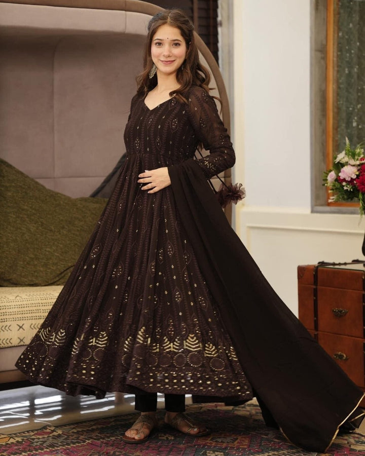 Black Georgette Suit Set with Elegant Embroidery