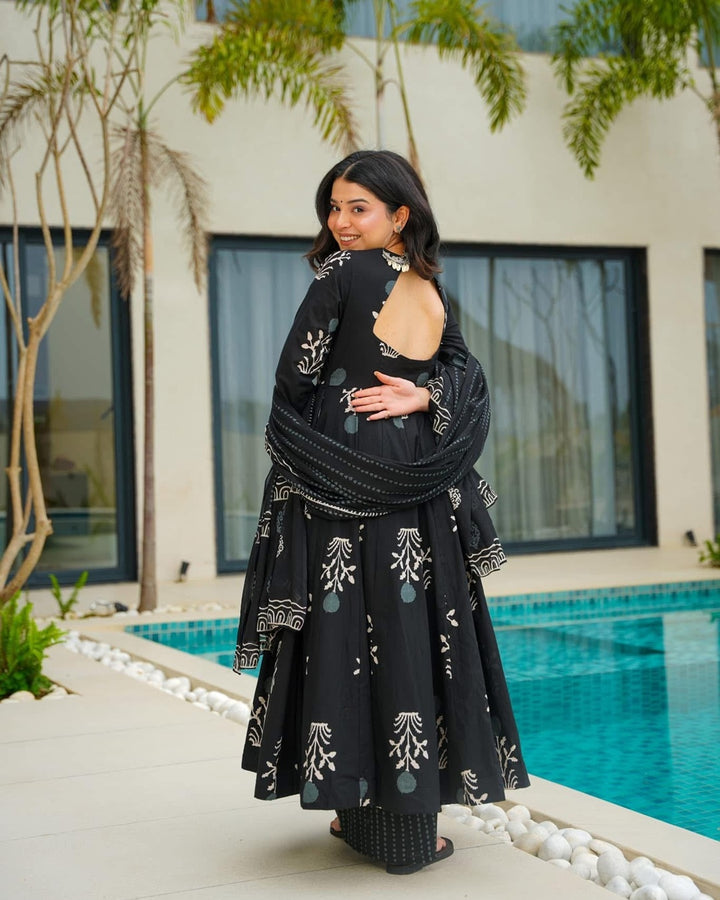 Black Digital Print Maslin Suit with Blooming Dupatta