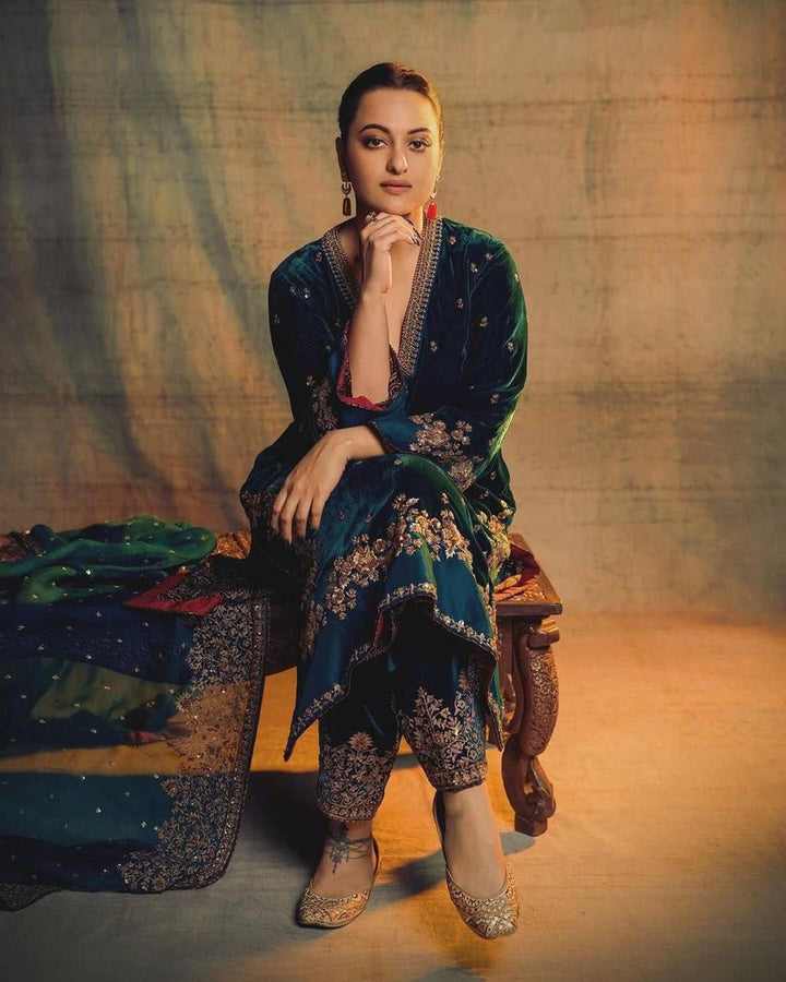 Sonakshi's Velvet Royal Elegant Suit Set – Rama Green